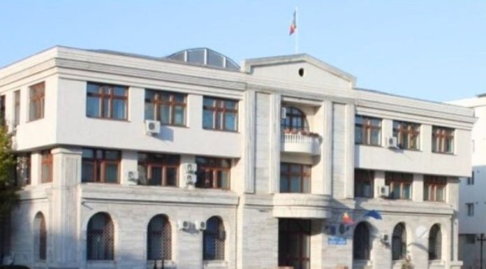 Angajații Primăriei Focșani au revenit în sediul din Piața Unirii / Serviciul Taxe și Impozite Locale a rămas pe strada Longinescu