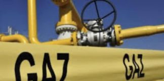 ULTIMA ORĂ Trafic blocat pe centura Focșaniului, în zona Carrefour / O mașină a lovit o țeavă de gaze