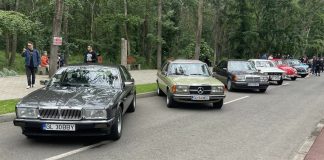 Expoziție de mașini retro, duminică, în Crângul Petrești