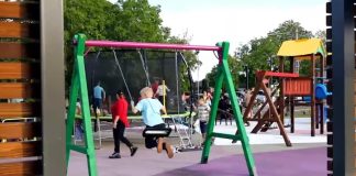 FOTO-VIDEO Copiii și adulții din Suraia au unde să se relaxeze: de Paști s-a deschis Parcul Prieteniei