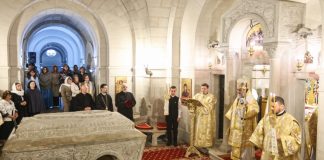 FOTO Slujbă de hram, în a treia zi de Paști, la Capela Mausoleului Mărășești