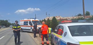 Copilul pe bicicletă a fost acroșat de mașină într-o intersecție de pe DN 23