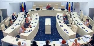 Elevii cu rezultate la concursurile școlare naționale și profesorii lor, premiați de Consiliul Local Focșani