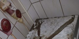 FOTO Produse cu insecte și expirate, descoperite de Protecția Consumatorilor la firme de panificație din țară / Comisarii ANPC au dat amenzi și au oprit produse de la comercializare