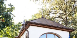 Slujbă de hram, mâine, la Biserica ”Sf. Pantelimon” din incinta Spitalului Județean Focșani / Surprize pentru pacienții spitalului