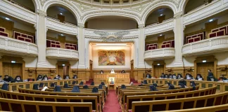 Sfântul Sinod al Bisericii Ortodoxe Române a canonizat 16 sfinți. Printre aceștia se numără Arsenie Boca, Dumitru Stăniloaie și Ilie Cleopa