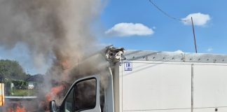 Un camion a ars pe E85, la Dumbrăveni