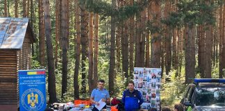 FOTO Jandarmii vrânceni, din nou alături de elevii din cadrul comunităților românești din Ucraina