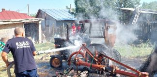 FOTO A ars un tractor în comuna Vârteșcoiu
