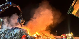 Incendiu la un depozit de materiale reciclabile