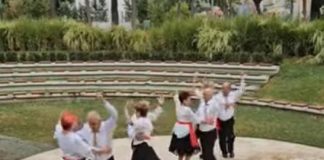 VIDEO Grupul pensionarilor din Focșani participă la Festivalul ”Bunica&Bunelul” din Republica Moldova / Pensionarii focșăneni au nevoie de sprijin – like-uri – pentru a obține un rezultat cât mai bun