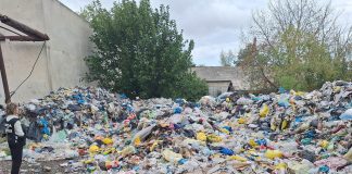 Două firme de salubritate, amendate drastic pentru depozitarea ilegală de deșeuri / Din cauza încălcărilor repetate ale legii, au fost întocmite dosare penale