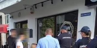 Jandarmii s-au dus peste elevi în baruri