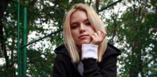 VIDEO Unei studente din Focșani, diagnosticată cu scleroză multiplă, i se refuză dreptul de a învăța
