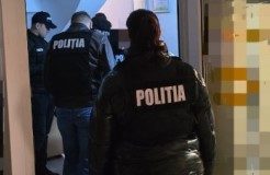 Zeci de percheziții, în mai multe județe / Dosarele vizează infracțiuni de contrabandă, furt, amenințare, înșelăciune, evaziune, braconaj, uz de armă fără drept