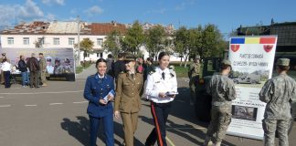 FOTO Campanie de promovare a profesiei militare în școlile din județ