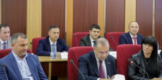 S-a semnat: deszăpezirea drumurilor județene va fi făcută, la iarnă, de aceleași firme ca până acum