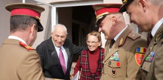 Veterani de război, vizitați de militarii Garnizoanei Focșani, de Ziua Armatei Române