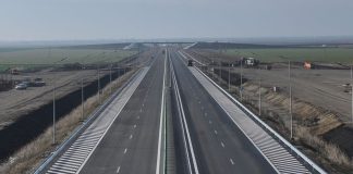 Două persoane rănite într-un accident pe Autostrada Moldovei