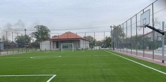 FOTO Teren de sport multifuncțional în comuna Suraia
