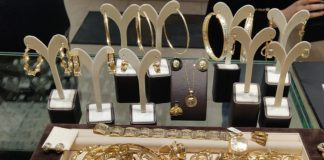 Bijuterii în valoare de 300.000 de euro, ridicate de polițiștii vrânceni