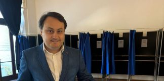 AEP: 45.000 de români au votat în diaspora, în prima zi / Românii aflaţi la cozi la secţiile de vot din străinătate pot vota la alegerile prezidenţiale până la ora 23.59 astăzi și mâine