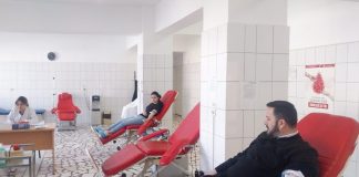 Preoți și enoriași din Protoieria Panciu au donat sânge, precum și fructe și legume