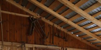 FOTO Expoziție la Galeriile de Artă, cu creațiile a doi meșteri populari din Vrancea