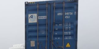 Atenție, șoferi! / Un tir derapat îngreunează traficul pe E85, la intrarea în Focșani dinspre Garoafa