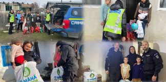 Cadouri de Crăciun pentru familii din Vulturu și Nănești, de la polițiștii criminaliști și cei de la acțiuni speciale