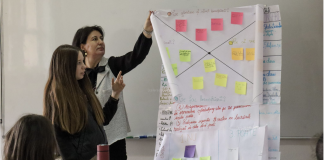 Metoda care face ca școala să fie atractivă, pusă în practică de profesori pasionați și de copii deschiși la nou