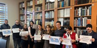 FOTO Angajații de la Muzeul Vrancei, în grevă japoneză