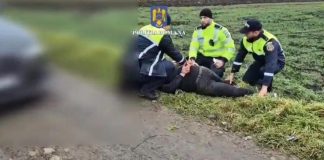 VIDEO A furat o mașină, dar a fost prins de polițiști după două ore
