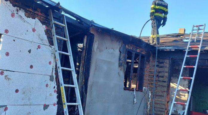 Incendiu la o casă din Măicănești, azi noapte