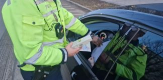 Șofer oprit pe o stradă din Focșani, depistat pozitiv la testul antidrog