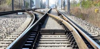 Acarul Păun a ”deturnat” trenul București-Brașov / Trenul a luat-o spre Buzău