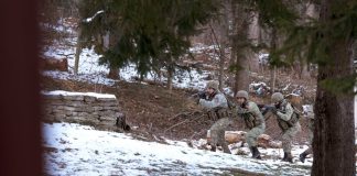 FOTO Cercetașii de la Brigada 282 Blindată Focșani s-au antrenat la munte: „Ascultă, urmărește și taci”