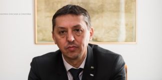 Ministrul Educației despre telefoanele mobile în școli: Trebuie asigurat un control riguros în privința utilizării acestora