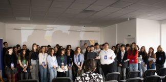 Educație civică pentru elevii vrânceni: ”Un vot, o șansă nouă”