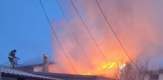 Incendiu la o casă din Jariștea, extins la două gospodării / Atenție la coșurile de fum!