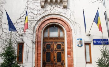 Absolvenții de gimnaziu și de liceu, cu media 10 la examenele naționale, premiați de Guvern / Un singur elev din Vrancea printre ”zeciștii” din acest an