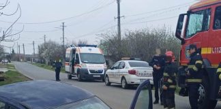 Un șofer de 78 de ani a intrat cu mașina în șanț, la Urechești