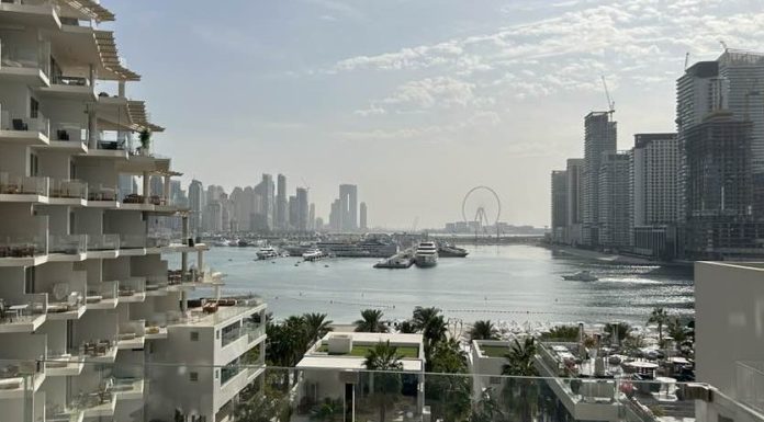 Elevi și profesori din Vrancea, blocați în Dubai din cauza războiului din Iran