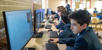 FOTO Tinerii din Adjud se afirmă în domeniul educației digitale