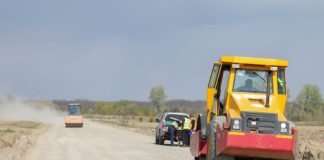 Atenție, șoferi! Lucrări pe mai multe drumuri județene, cu limitări de viteză și de tonaj