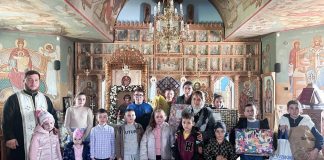 FOTO Proiectul „Îmbracă un copil de Paști” în Parohia Spulber