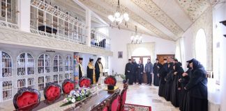 FOTO Slujbă specială la mănăstirea Trotușanu, unde a fost sfințită și noua bibliotecă