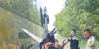 O femeie și doi copii, care mergeau pe marginea E85, ajutați de polițiștii vrânceni să ajungă în siguranță la destinație