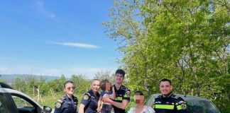 Copil de 4 ani, dispărut de acasă, găsit la scurt timp într-o plantație de viță de vie