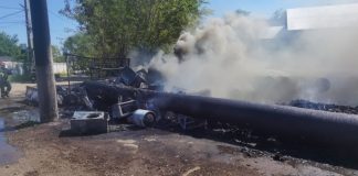 FOTO: Incendiu pe strada Antrepozite, în curtea unei societăți comerciale